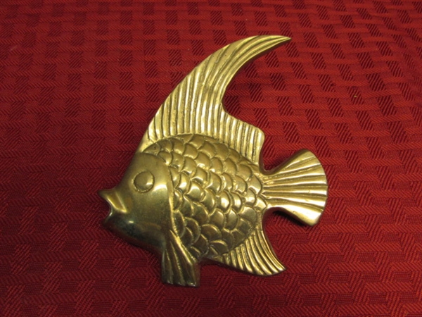 A SCHOOL OF FISH FOR YOUR WALL! FOUR VINTAGE SOLID BRASS FISH WALL PLAQUES