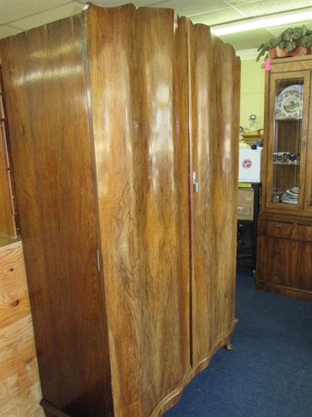 STATELY VINTAGE THOMAS PERRIN TWO DOOR ARMOIRE WITH CURVED SERPENTINE FRONT & QUEEN ANNE LEGS