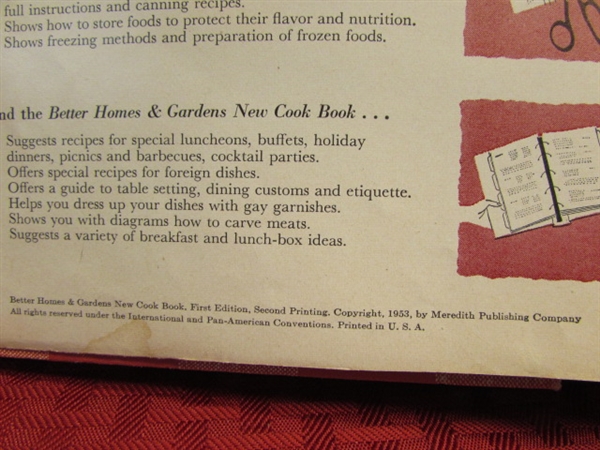 COLLECTIBLE BETTER HOMES & GARDENS COOKBOOK, GLASS PYREX, GRANITE WEAR ROASTING PAN, COOKIE SHEETS & MORE