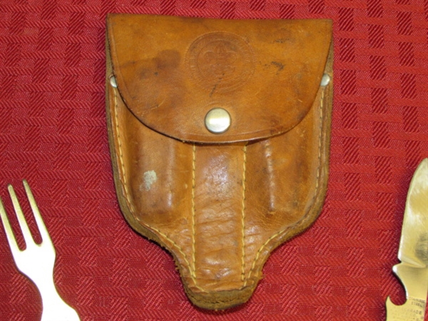 1950'S BOY SCOUTS OF AMERICA MESS KIT IN LEATHER CASE