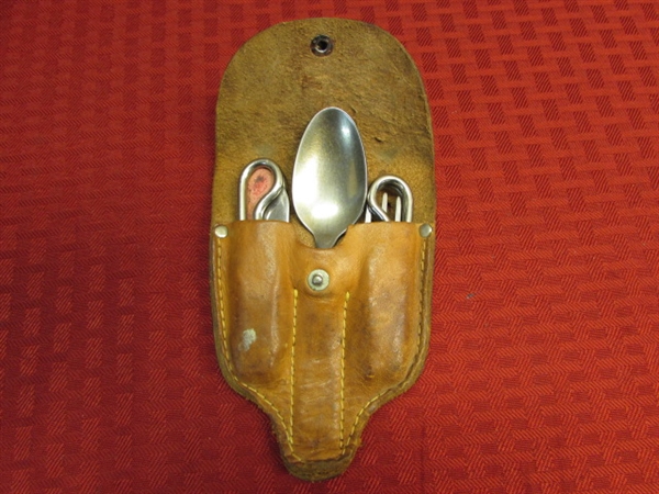 1950'S BOY SCOUTS OF AMERICA MESS KIT IN LEATHER CASE