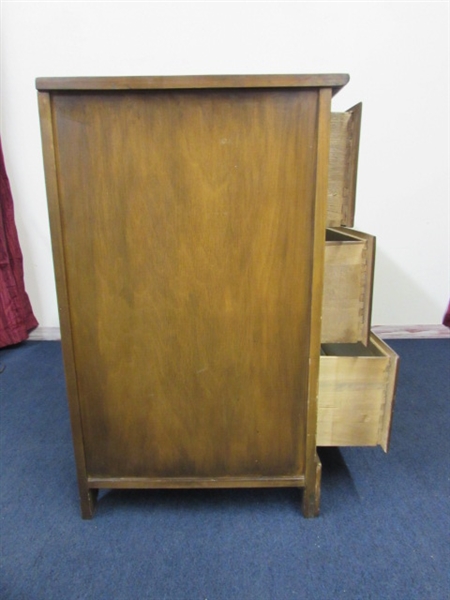 NICE SIZED DRESSER WITH 3 DEEP DRAWERS - GREAT FOR KIDS CLOTHES OR CRAFTS