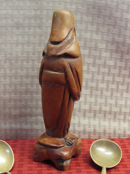 SWEET HAND CARVED ORIENTAL WISE MAN WITH CHILD FIGURINE & 2 BRASS BUDDHA TEASPOONS