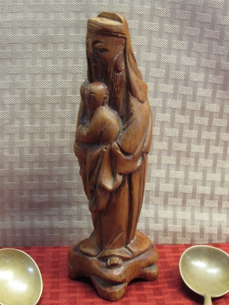 SWEET HAND CARVED ORIENTAL WISE MAN WITH CHILD FIGURINE & 2 BRASS BUDDHA TEASPOONS