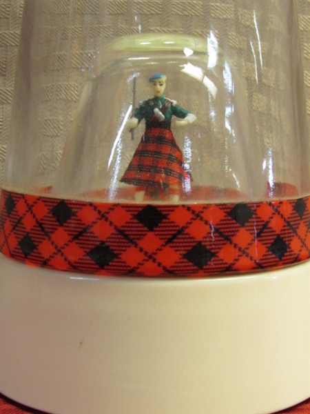 VINTAGE MUSICAL GILBEY'S SPEY ROYAL DANCING SCOT WHISKY DECANTER