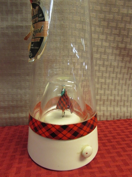 VINTAGE MUSICAL GILBEY'S SPEY ROYAL DANCING SCOT WHISKY DECANTER