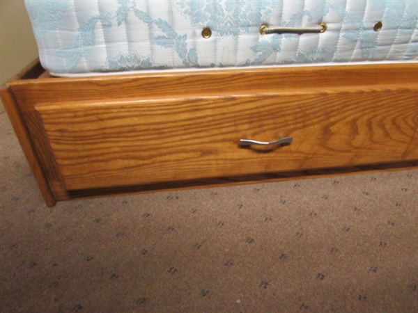 SINGLE SIZE OAK PLATFORM BED WITH 2 LARGE STORAGE DRAWERS & A PADDED PILLOW HEADBOARD