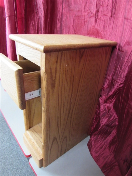 WELL MADE NARROW OAK SIDE TABLE WITH DRAWER