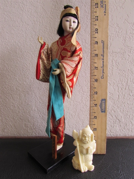 SMALL VINTAGE JAPANESE NISHI STYLE DOLL & SAMURAI FIGURINE