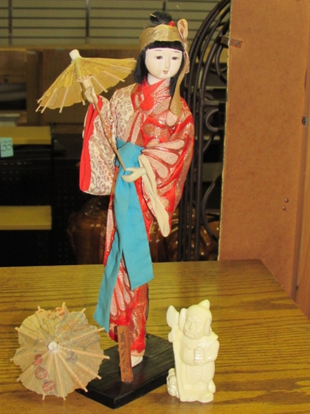 SMALL VINTAGE JAPANESE NISHI STYLE DOLL & SAMURAI FIGURINE