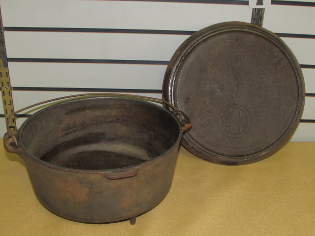 Vintage Griswold Cast Iron 11 Dutch Oven