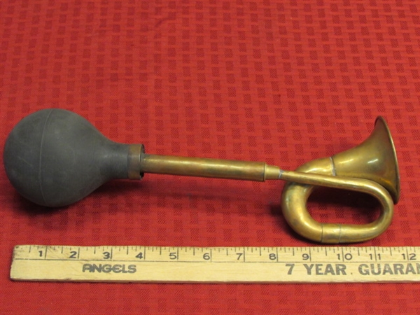 GOOD OL' VINTAGE BRASS BULB HORN