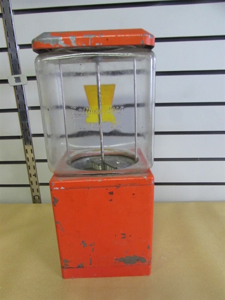 NORTHWESTERN MODEL 60 PENNY/1 TURN, NICKEL/5 TURNS VENDING GUMBALL MACHINE