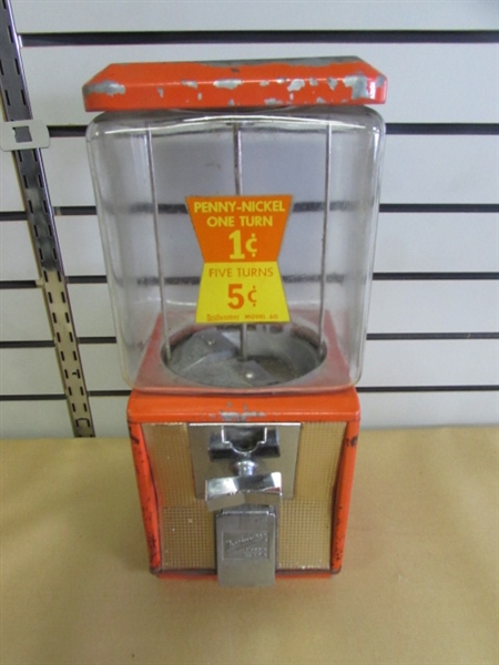 NORTHWESTERN MODEL 60 PENNY/1 TURN, NICKEL/5 TURNS VENDING GUMBALL MACHINE