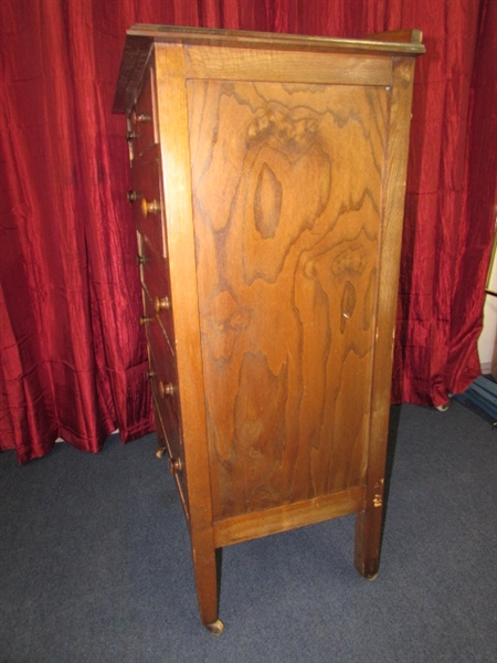 APPEALING ANTIQUE WOOD 6 DRAWER DRESSER WITH WOOD KNOBS