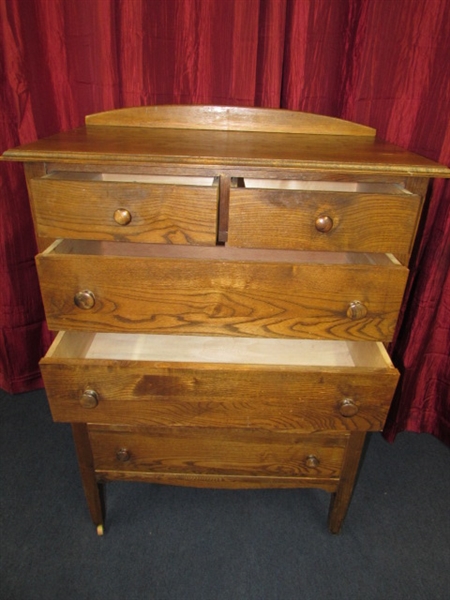 APPEALING ANTIQUE WOOD 6 DRAWER DRESSER WITH WOOD KNOBS