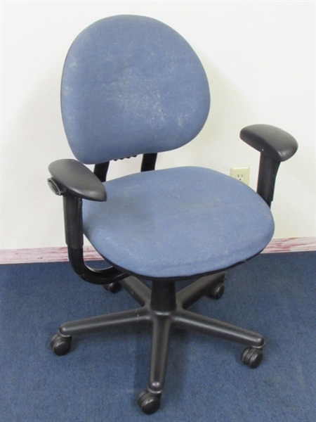 STURDY & COMFORTABLE BLUE OFFICE CHAIR