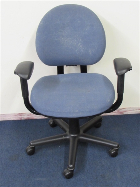 STURDY & COMFORTABLE BLUE OFFICE CHAIR