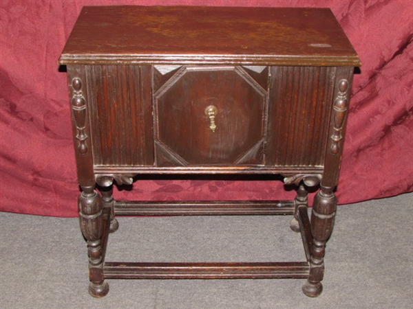 ANTIQUE COPPER LINED HUMIDOR STAND WITH BEAUTIFUL CARVED WOOD DETAILS