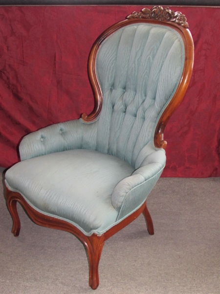 VICTORIAN ANTIQUE CARVED MAHOGANY UPHOLSTERED CHAIR