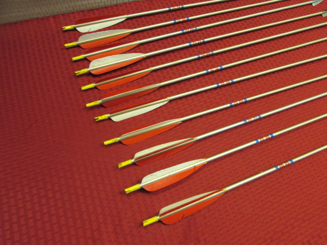 Lot Detail - ELEVEN VINTAGE WOOD ARROWS WITH BROADHEADS