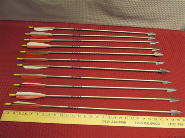 ELEVEN VINTAGE WOOD ARROWS WITH BROADHEADS