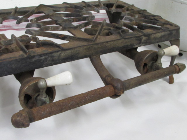 Antique Vintage Cast Iron Peerless No. 42 Propane 2 Burner Table