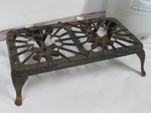 Antique Vintage Cast Iron Peerless No. 42 Propane 2 Burner Table