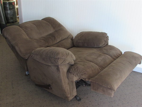 SUPER NICE, VERY COZY ROCKER RECLINER