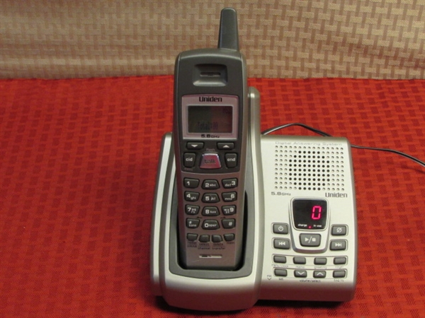 UNIDEN 5.8 GHZ CORDLESS PHONE WITH ANSWERING MACHINE & SECOND HANDSET