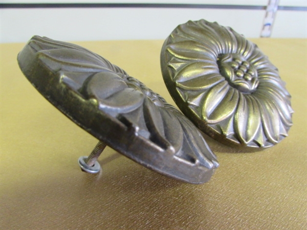 PAIR OF BRASS SUNFLOWER DRAWER PULLS