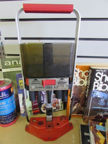 LEE LOAD ALL SHOTGUN SHELL RELOADER, SHOT & POWDER, VINTAGE LOADING SCOOP, SHOOTERS BIBLES & MORE