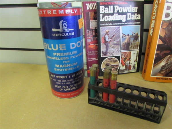 LEE LOAD ALL SHOTGUN SHELL RELOADER, SHOT & POWDER, VINTAGE LOADING SCOOP, SHOOTERS BIBLES & MORE