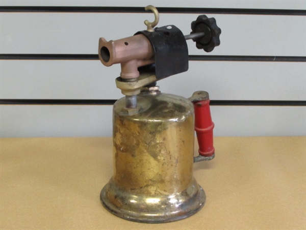 NICE ANTIQUE BRASS TURNER BLOW TORCH MODEL 206AA WITH WIND GUARD