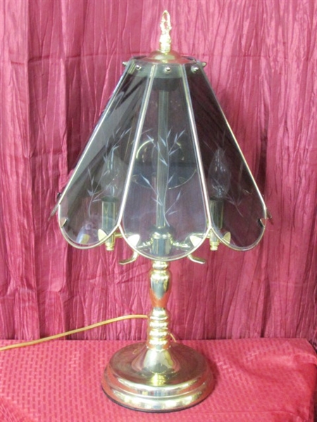 PRETTY TOUCH LAMP WITH GLASS SHADE