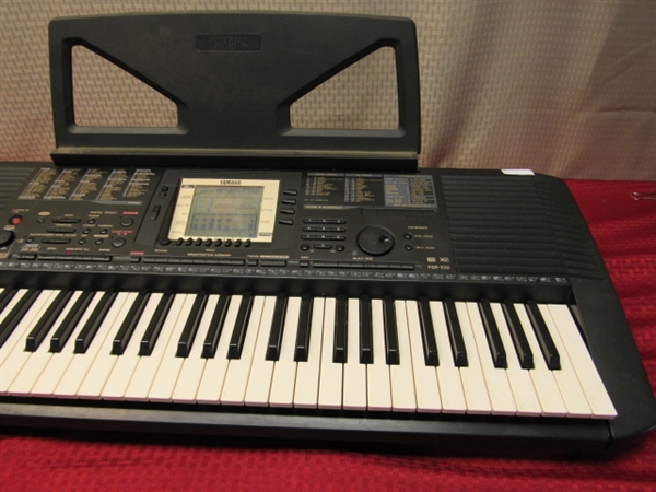 NICE YAMAHA PORTATONE ELECTRONIC KEYBOARD WITH DIGITAL DISPLAY