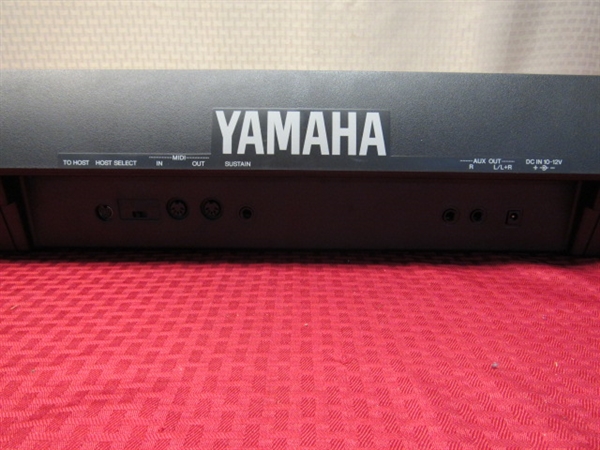 NICE YAMAHA PORTATONE ELECTRONIC KEYBOARD WITH DIGITAL DISPLAY