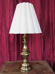 BRASS TABLE LAMP #2-MATCHES THE ONE IN THE PREVIOUS LOT