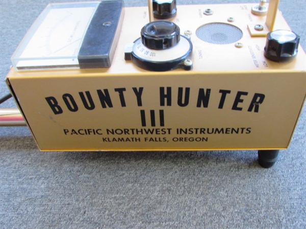 FIND BURIED TREASURE WITH THIS BOUNTY HUNTER III METAL DETECTOR