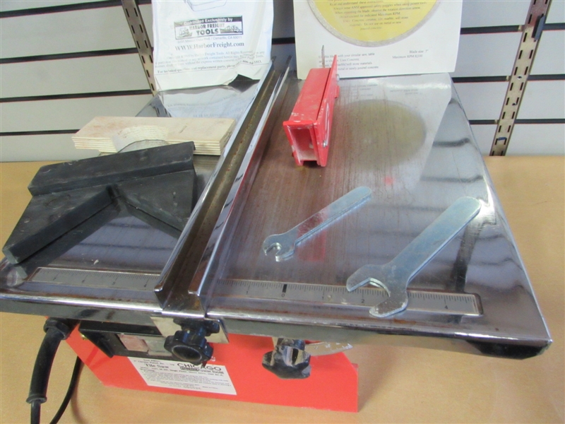 BENCH TOP 7 TILE SAW WITH EXTRA NEW BLADE
