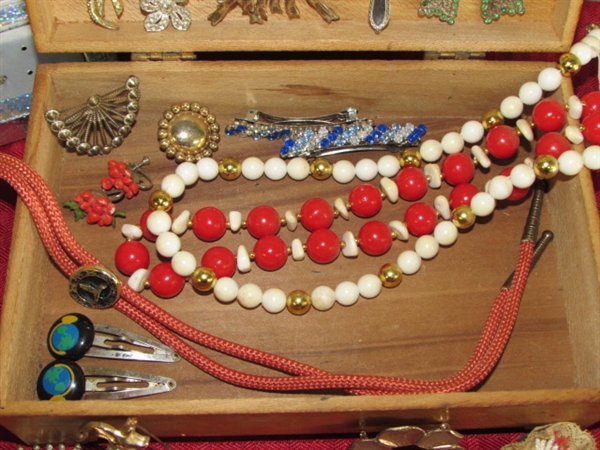 BROOCHES, BAUBLES, EARRINGS & MORE!  WOOD JEWELRY BOX FULL OF VINTAGE TREASURES