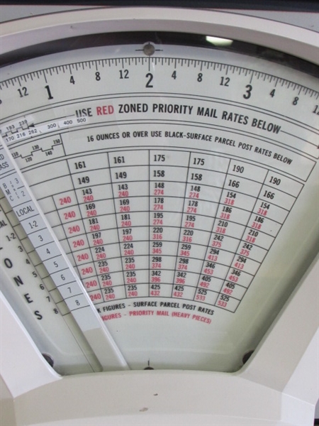 VINTAGE PITNEY BOWES POSTAL SCALE