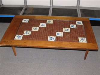 LOVELY MID CENTURY DANISH COFFEE TABLE WITH  TILE TOP DANISH BLUE & WHITE ACCENT TILES