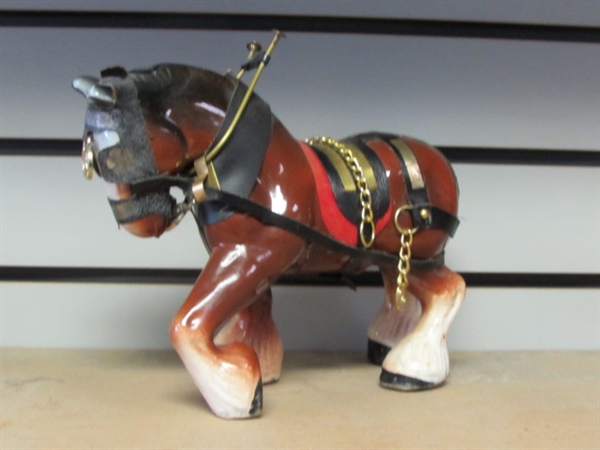 CERAMIC CLYDESDALE FIGURINE & TWO HORSES PEEKING OVER THE FENCE