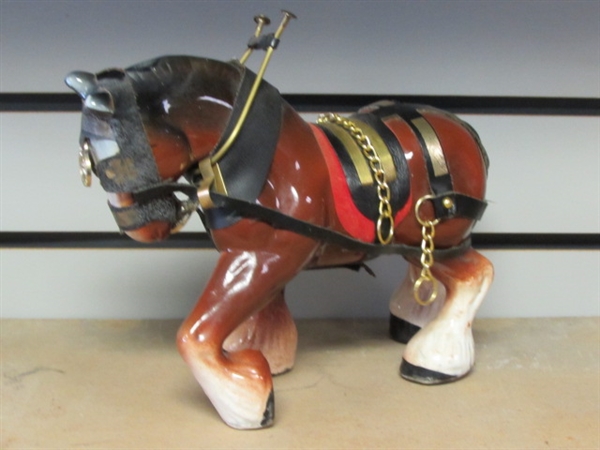 CERAMIC CLYDESDALE FIGURINE & TWO HORSES PEEKING OVER THE FENCE