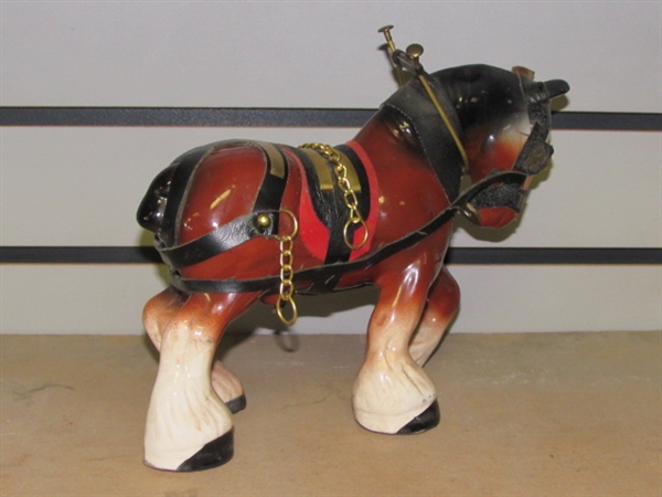 CERAMIC CLYDESDALE FIGURINE & TWO HORSES PEEKING OVER THE FENCE