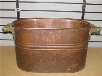 FABULOUS VINTAGE REVERE WARE COPPER WASH TUB WITH WOOD HANDLES-SO MANY USES!
