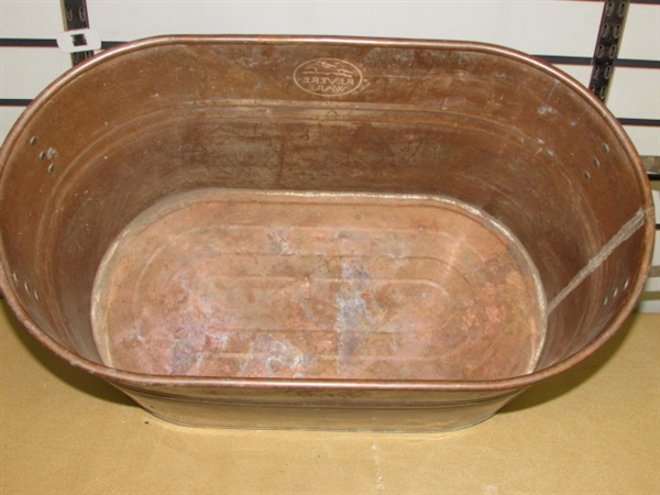 FABULOUS VINTAGE REVERE WARE COPPER WASH TUB WITH WOOD HANDLES-SO MANY USES!