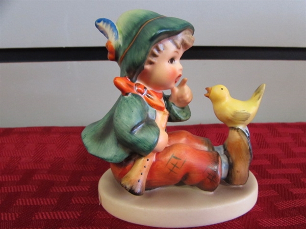 SWEET VINTAGE HUMMEL SINGING LESSON LITTLE BOY WITH YELLOW BIRD  FLYING B TMK2 