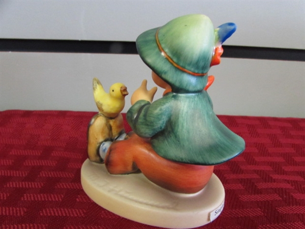 SWEET VINTAGE HUMMEL SINGING LESSON LITTLE BOY WITH YELLOW BIRD  FLYING B TMK2 